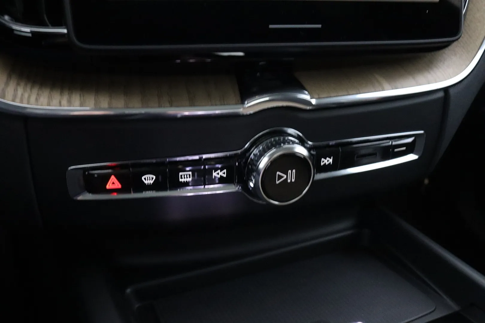Volvo XC60 SZO-479 carousel image