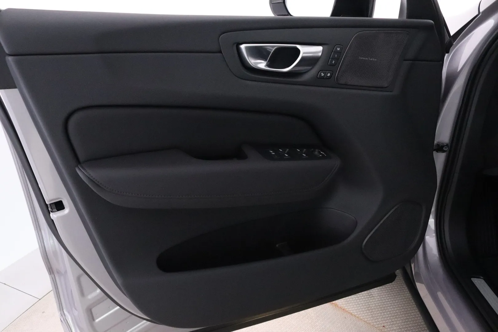 Volvo XC60 SZO-479 carousel image