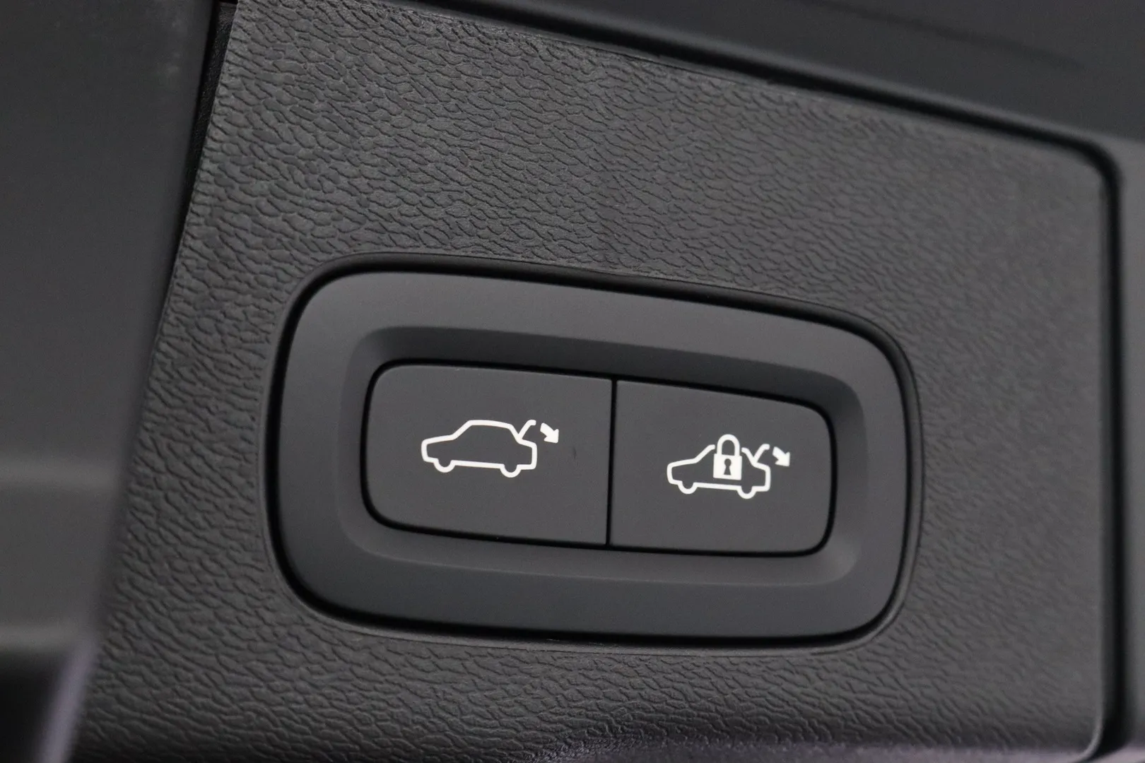 Volvo XC60 SZO-479 carousel image