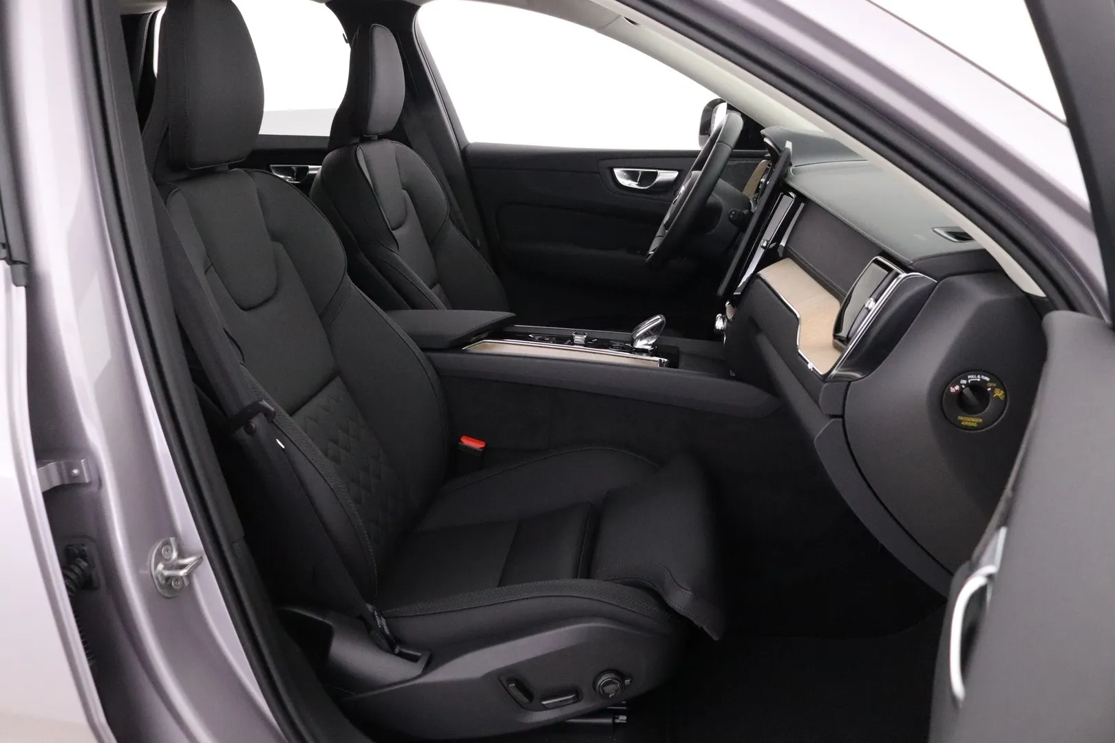 Volvo XC60 SZO-479 carousel image