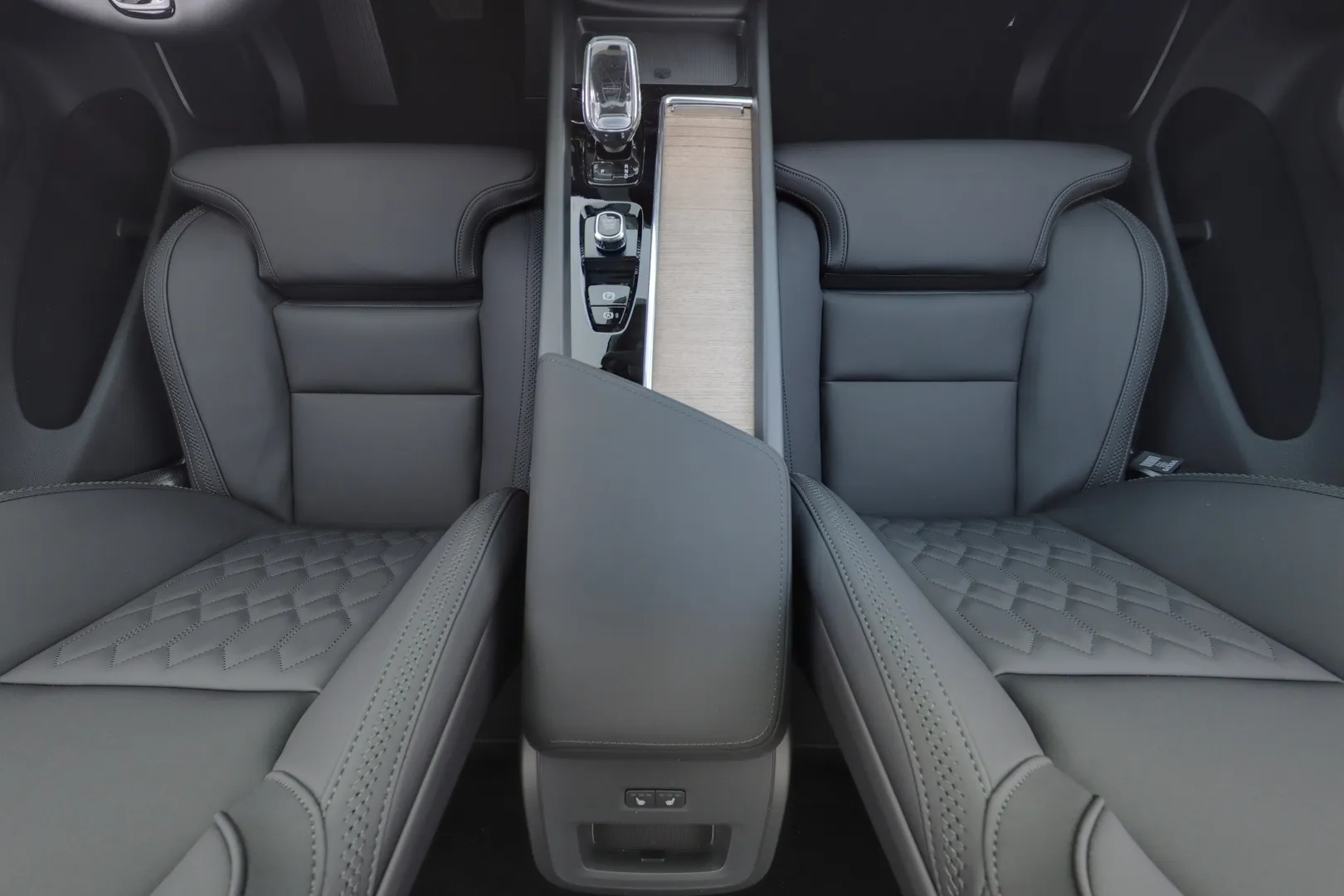 Volvo XC60 SZO-479 carousel image