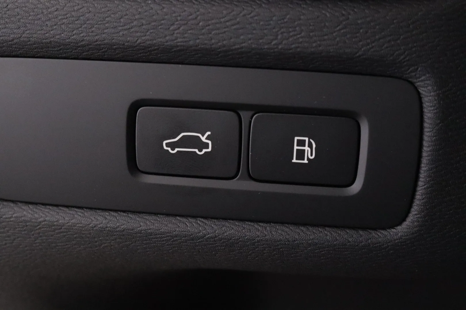 Volvo XC60 SZO-479 carousel image
