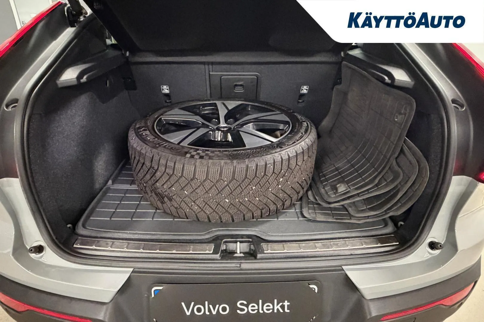 VOLVO EC40 MSN-913 carousel image