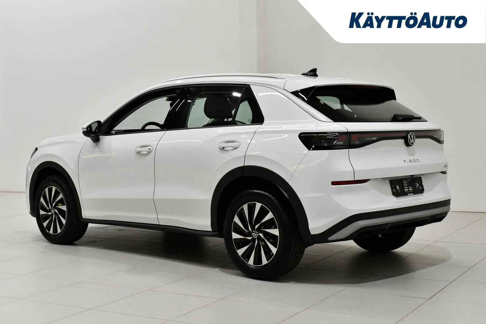 VOLKSWAGEN T-Roc SZN-848 carousel image