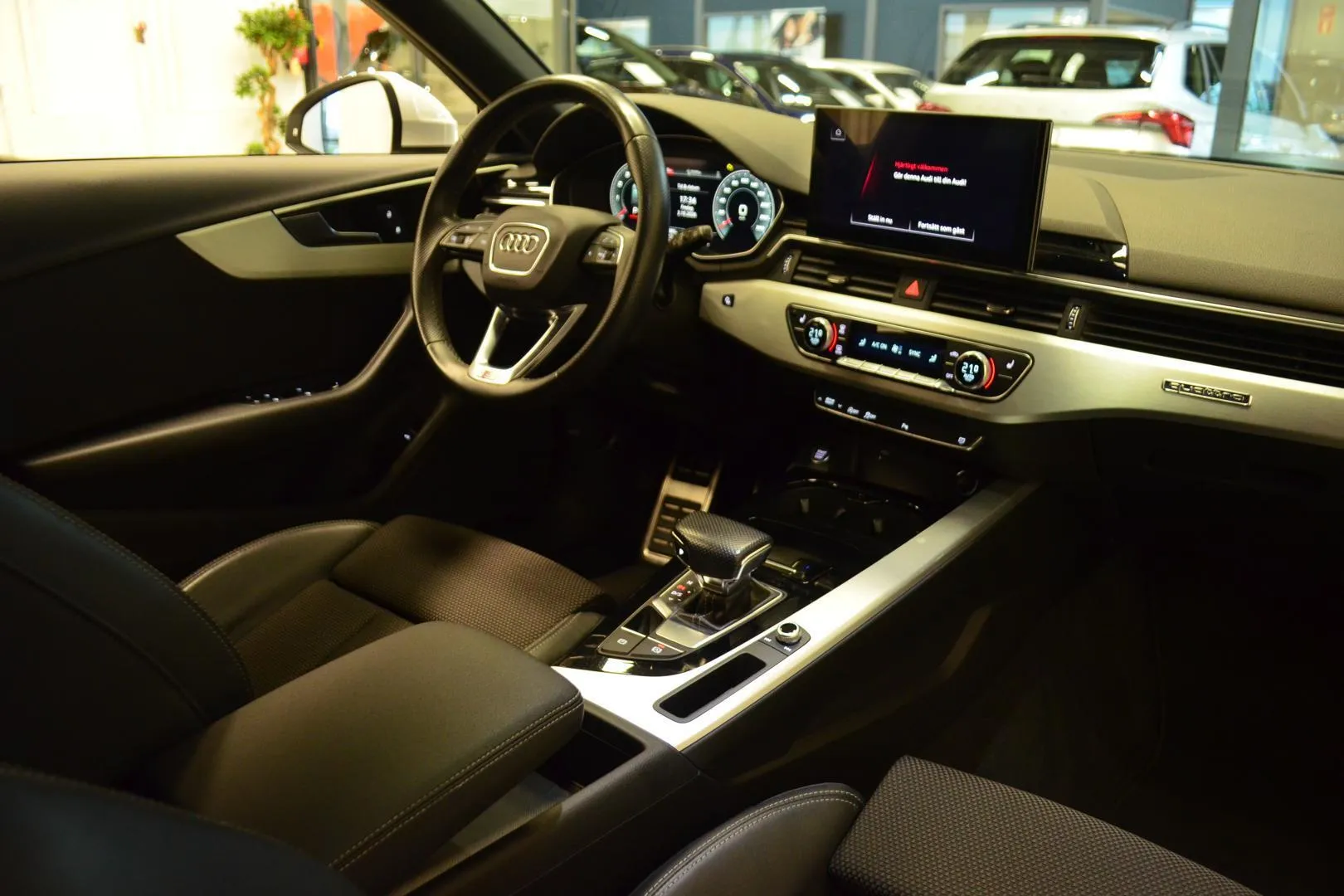 Audi A4 GOO-957 carousel image