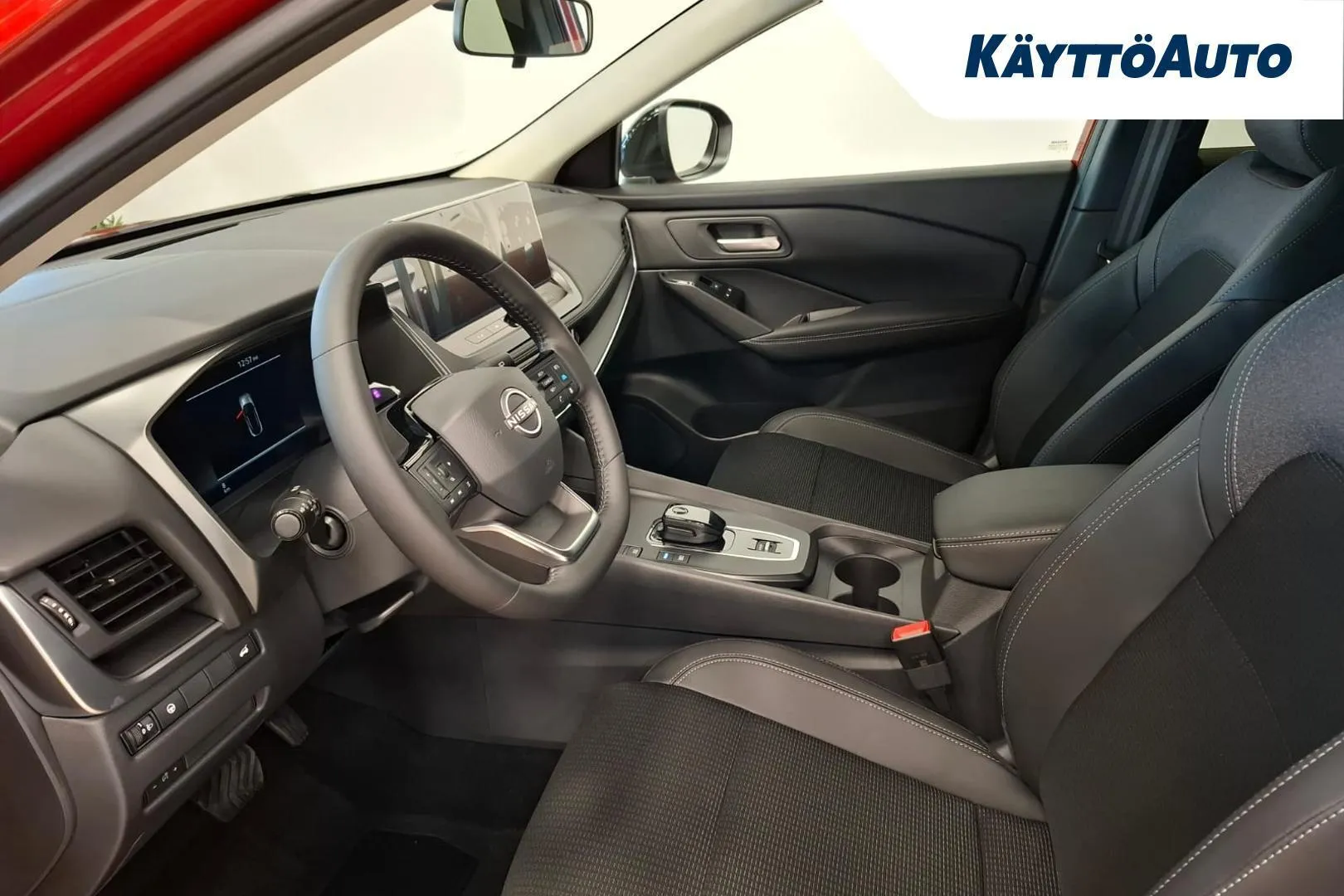 Nissan Qashqai SZP-779 carousel image