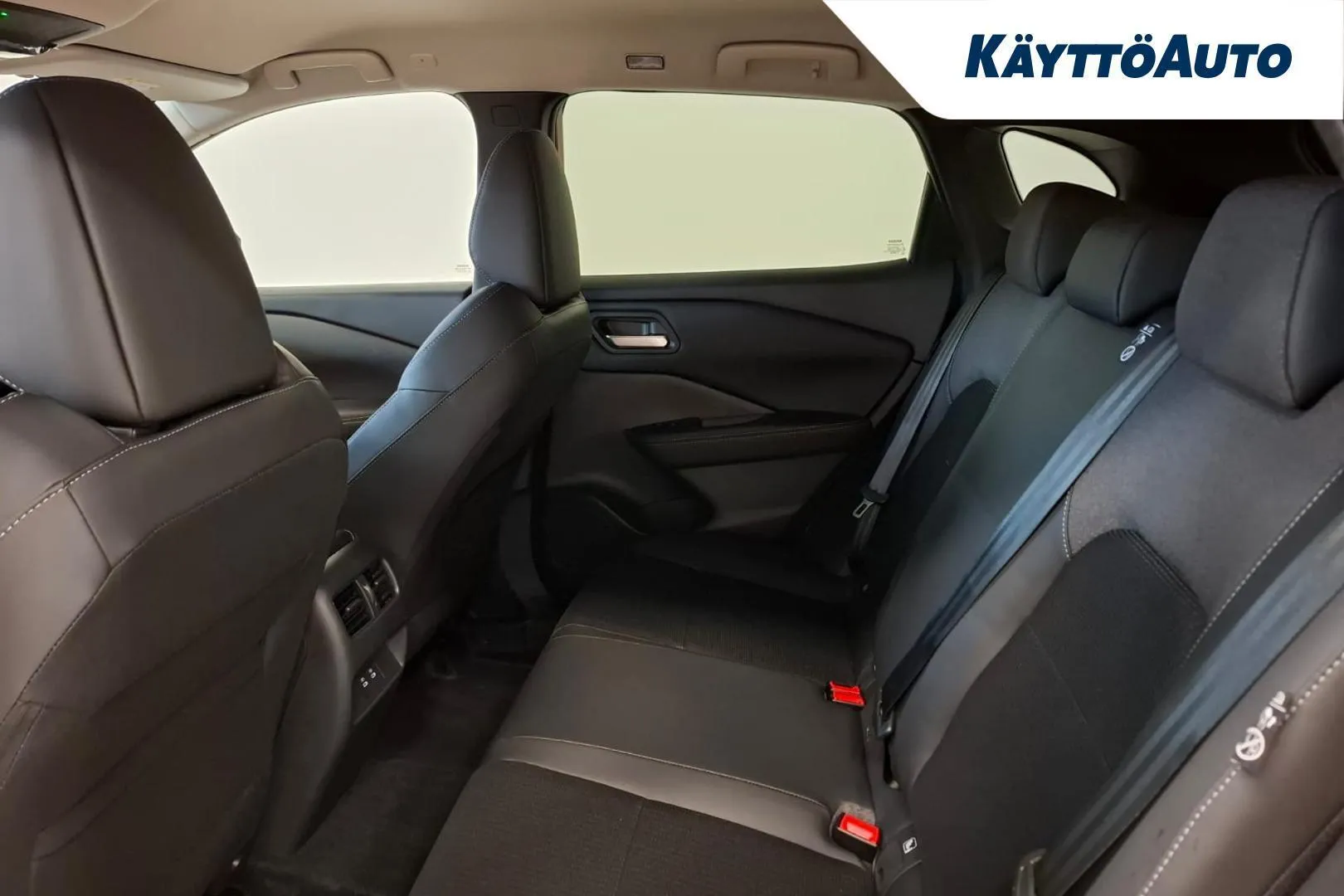 Nissan Qashqai SZP-779 carousel image