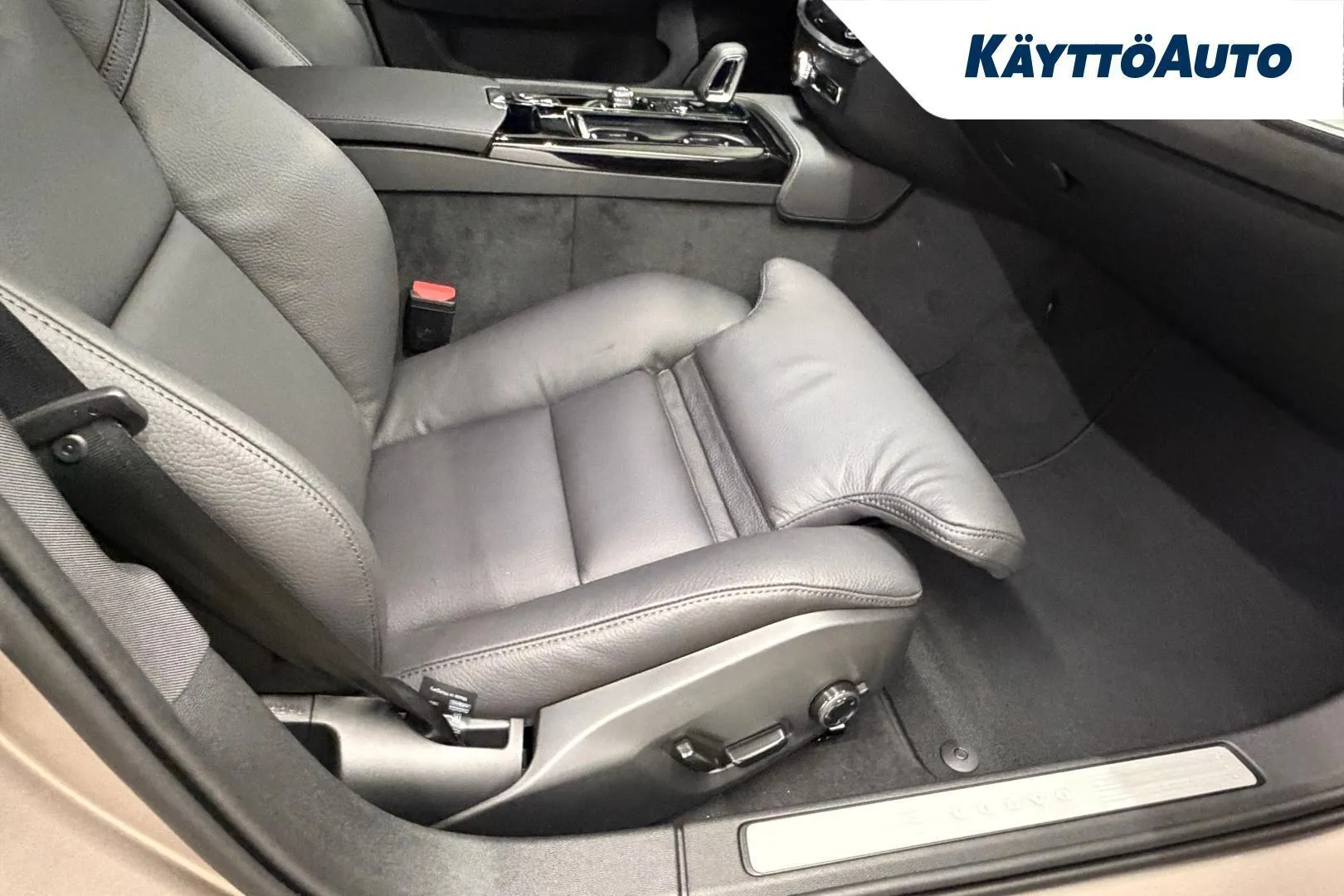 Volvo V60 NOV-790 carousel image