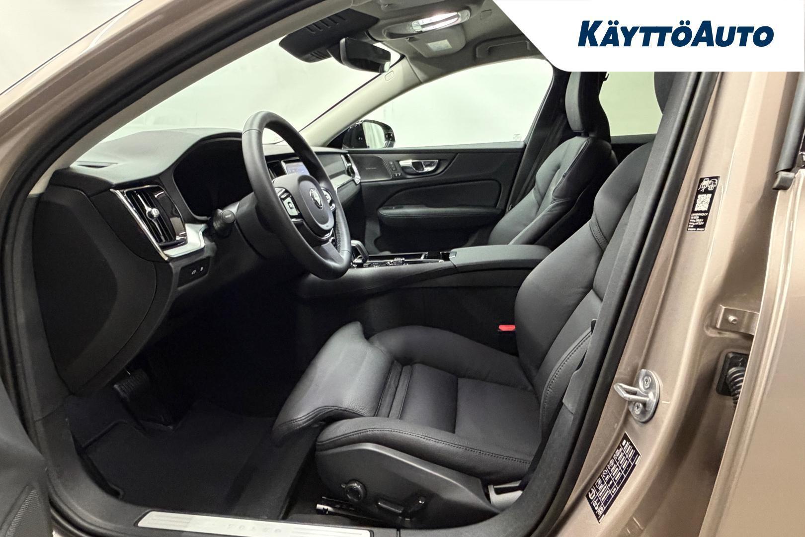 Volvo V60 T6 AWD Long Range Plus Dark 2027, bild 7/24
