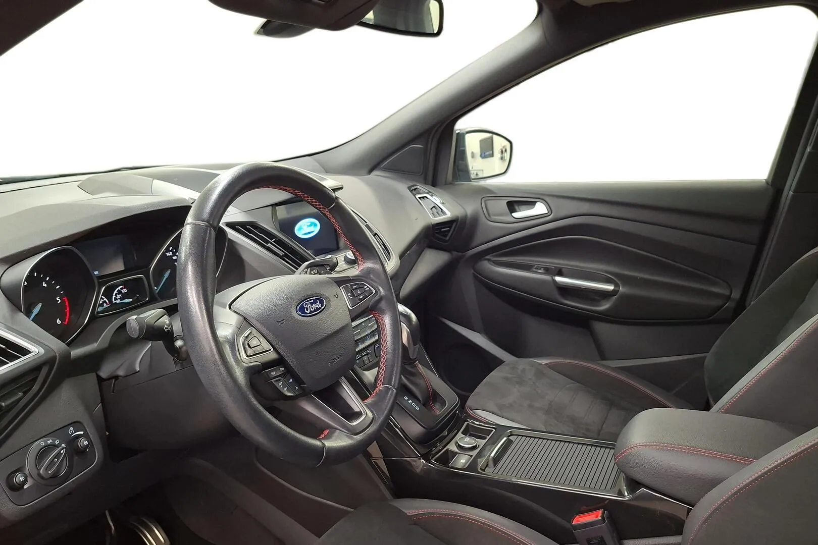 Ford Kuga NLB-750 carousel image