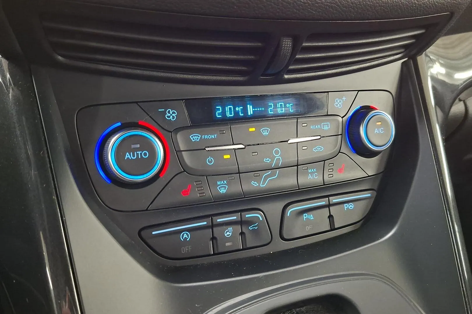 Ford Kuga NLB-750 carousel image