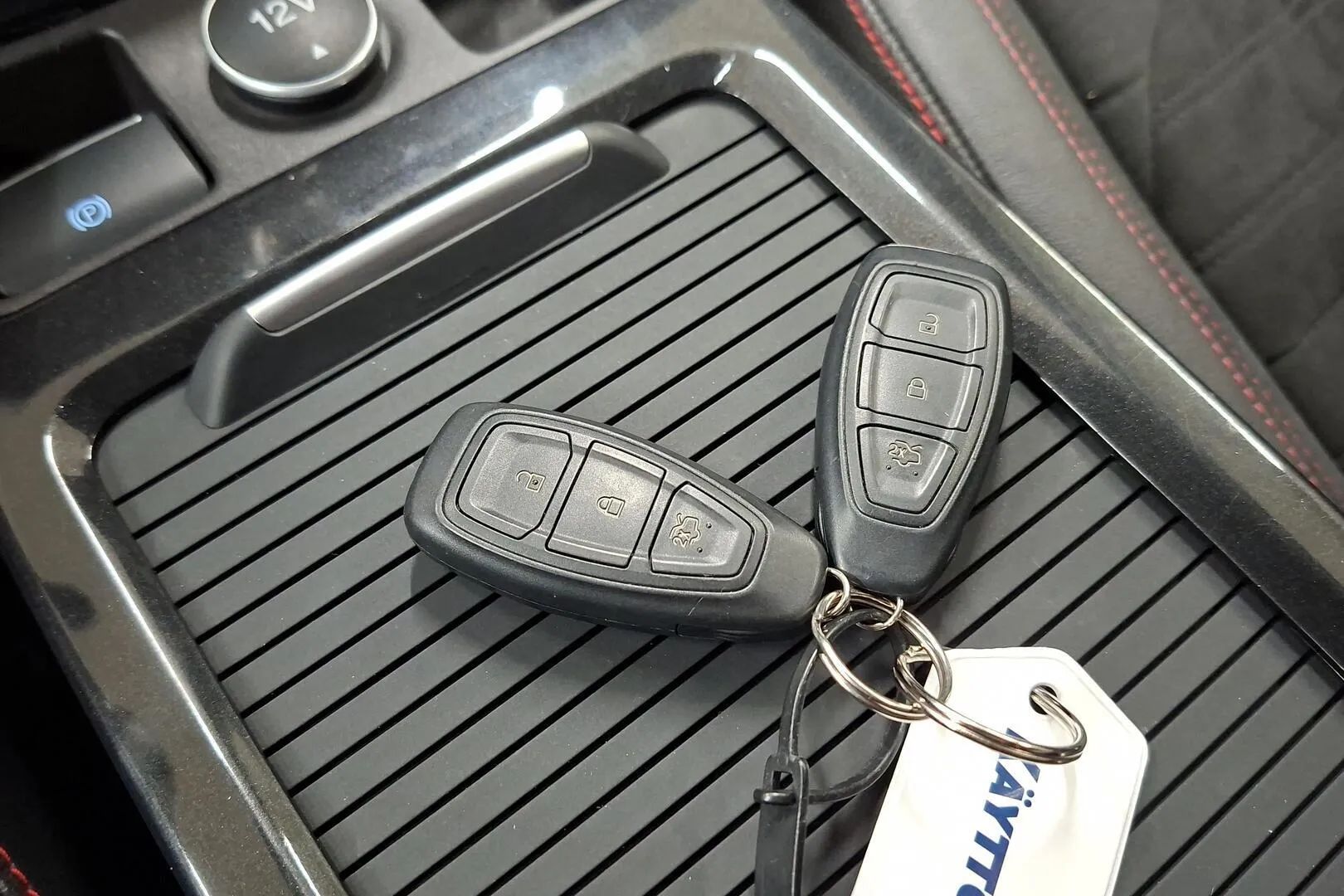 Ford Kuga NLB-750 carousel image