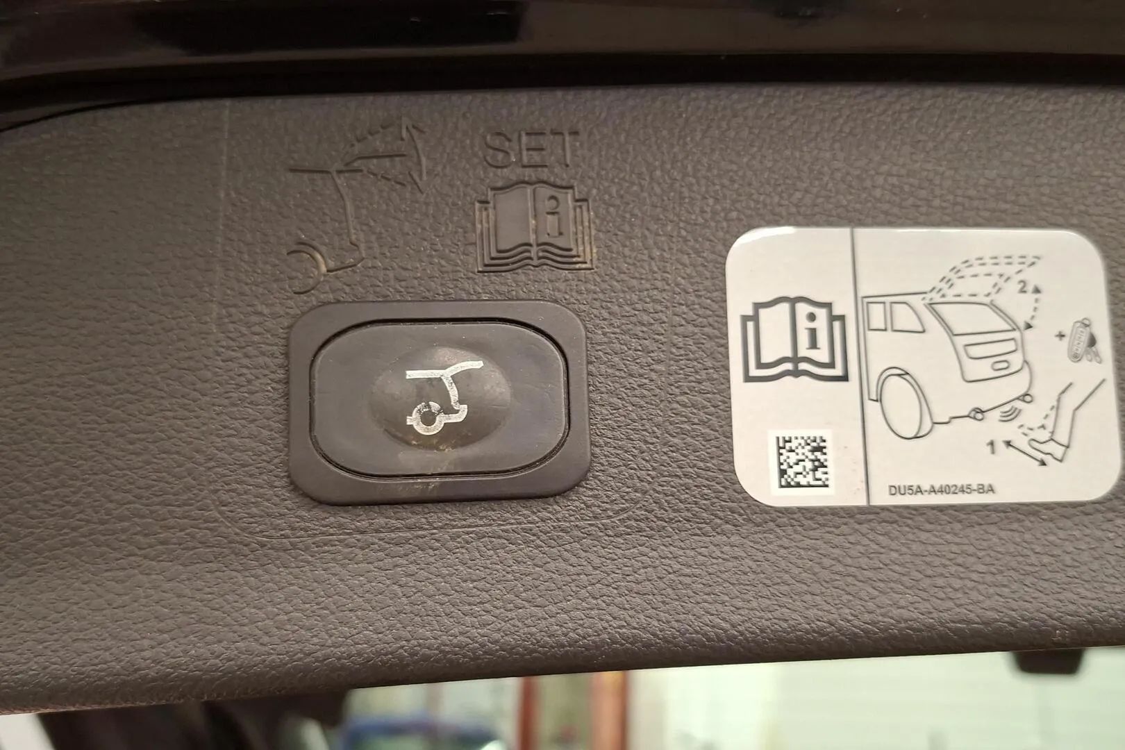 Ford Kuga NLB-750 carousel image