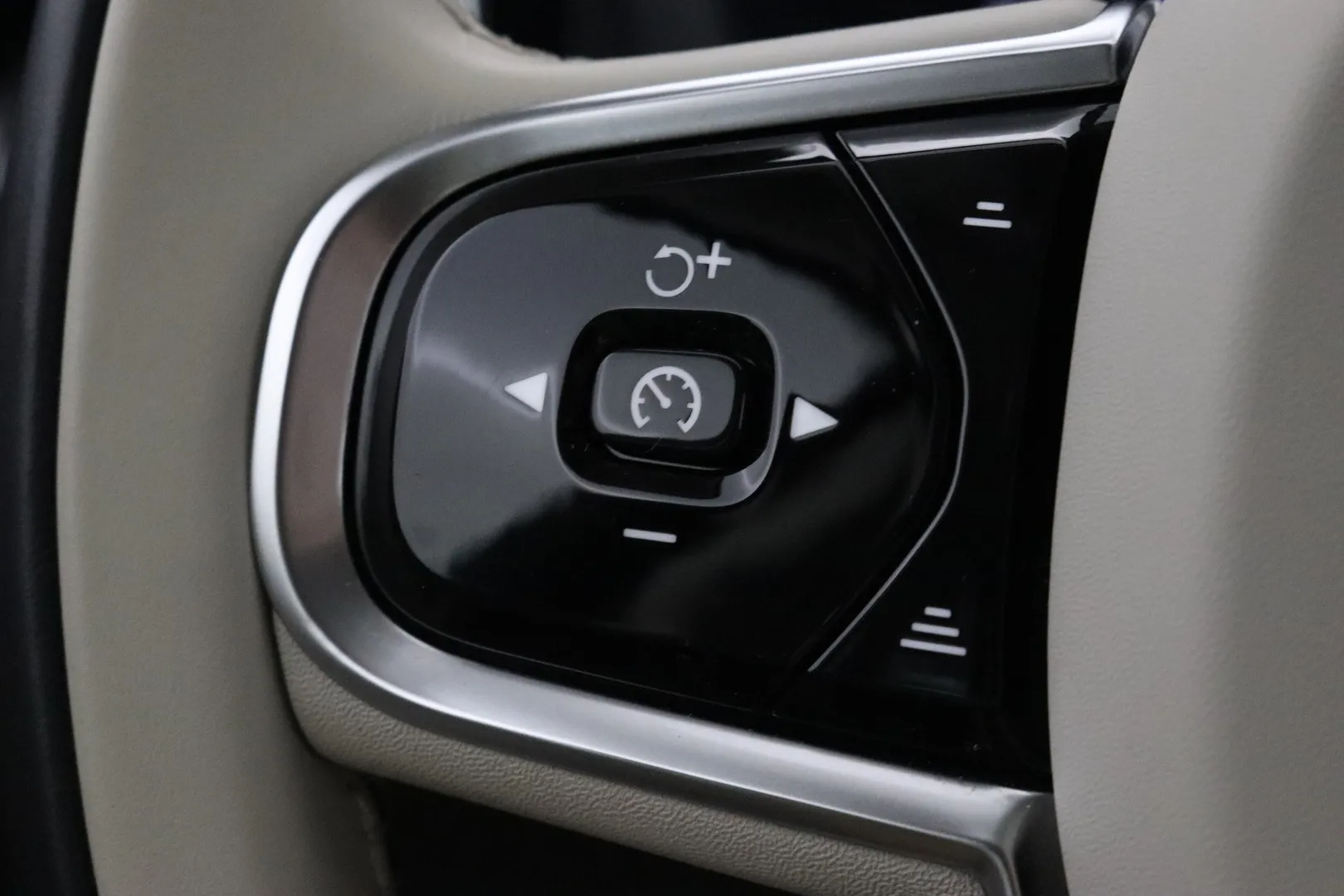 Volvo S60 EUP-226 carousel image