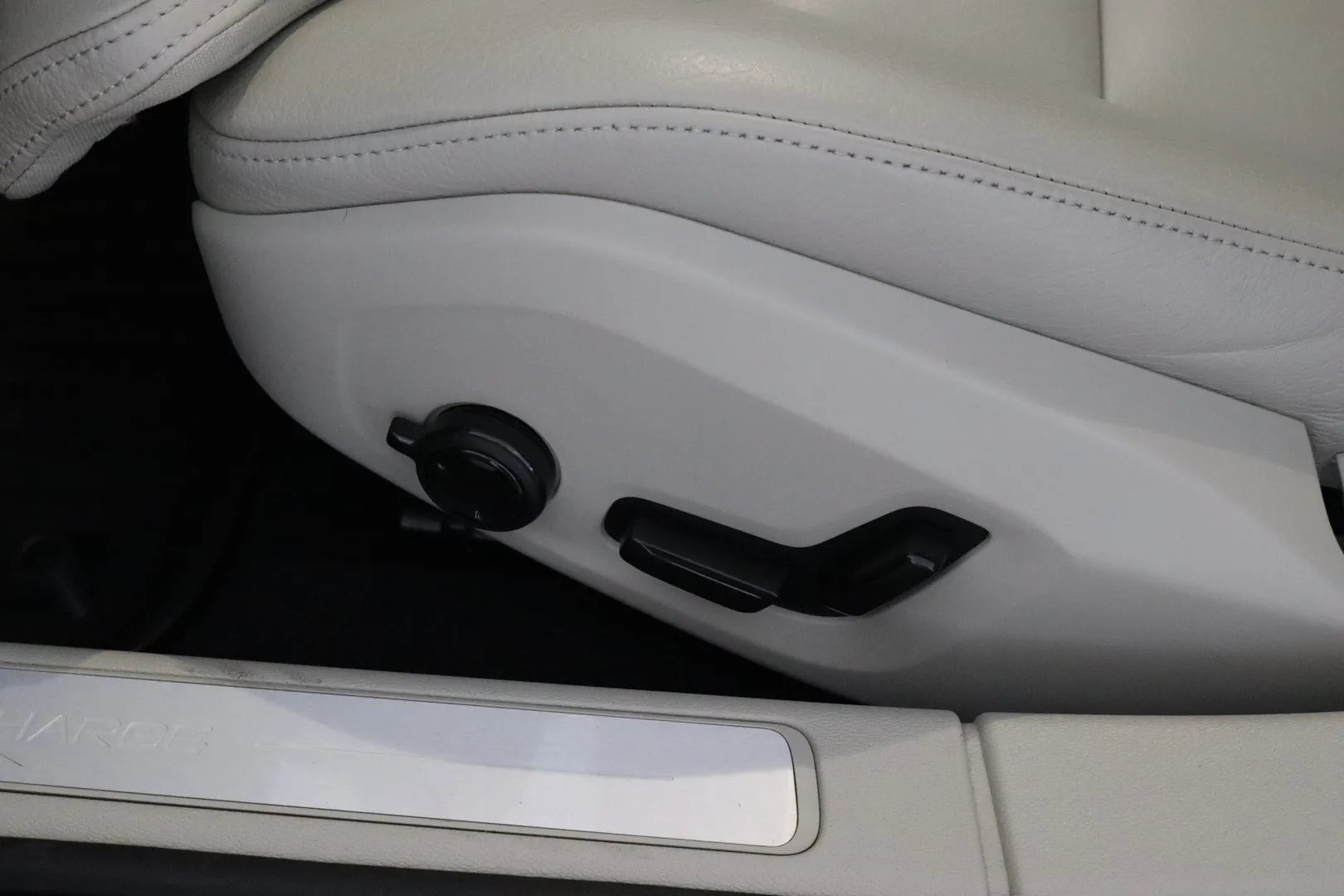 Volvo S60 EUP-226 carousel image