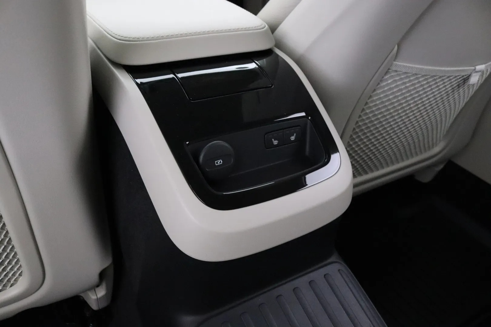 Volvo S60 EUP-226 carousel image