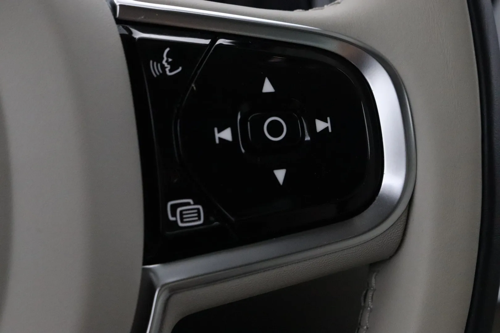 Volvo S60 EUP-226 carousel image
