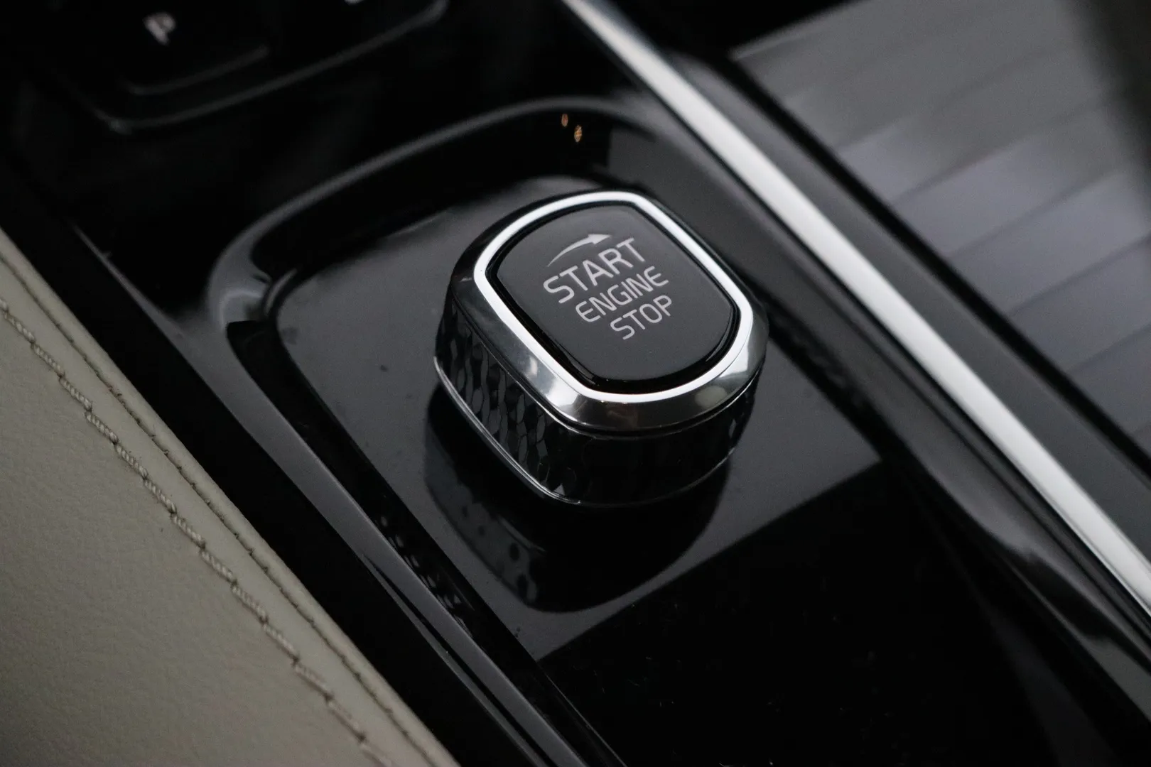 Volvo S60 EUP-226 carousel image
