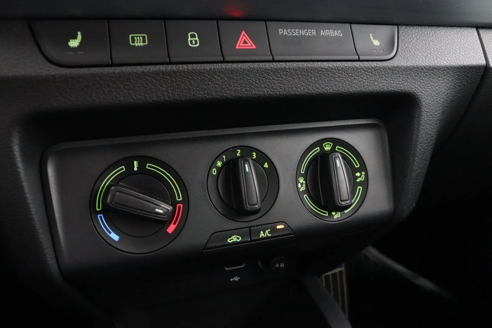 Skoda Fabia KOE-887 carousel image