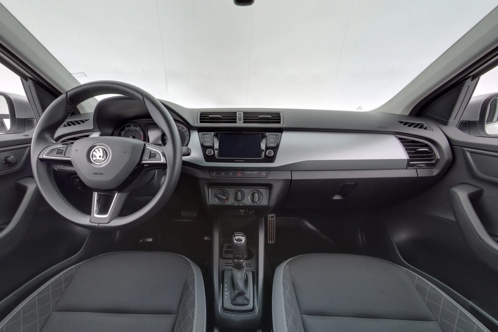 Skoda Fabia KOE-887 carousel image