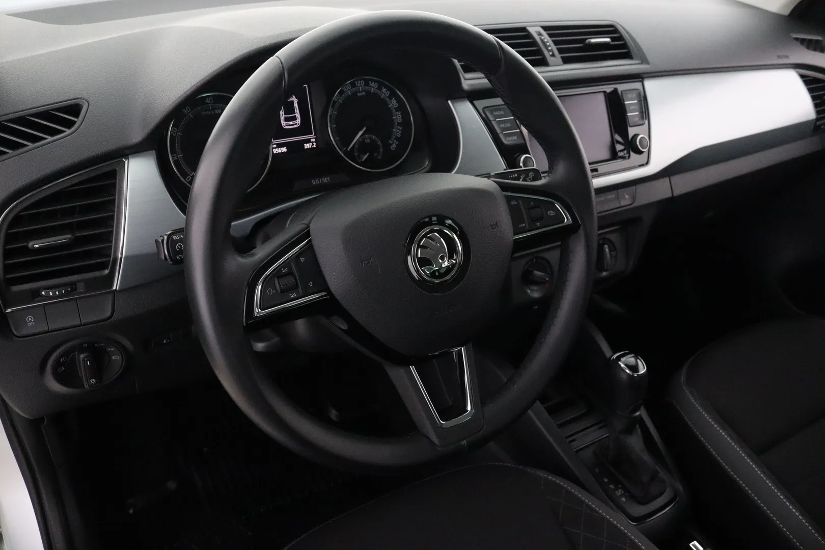 Skoda Fabia KOE-887 carousel image