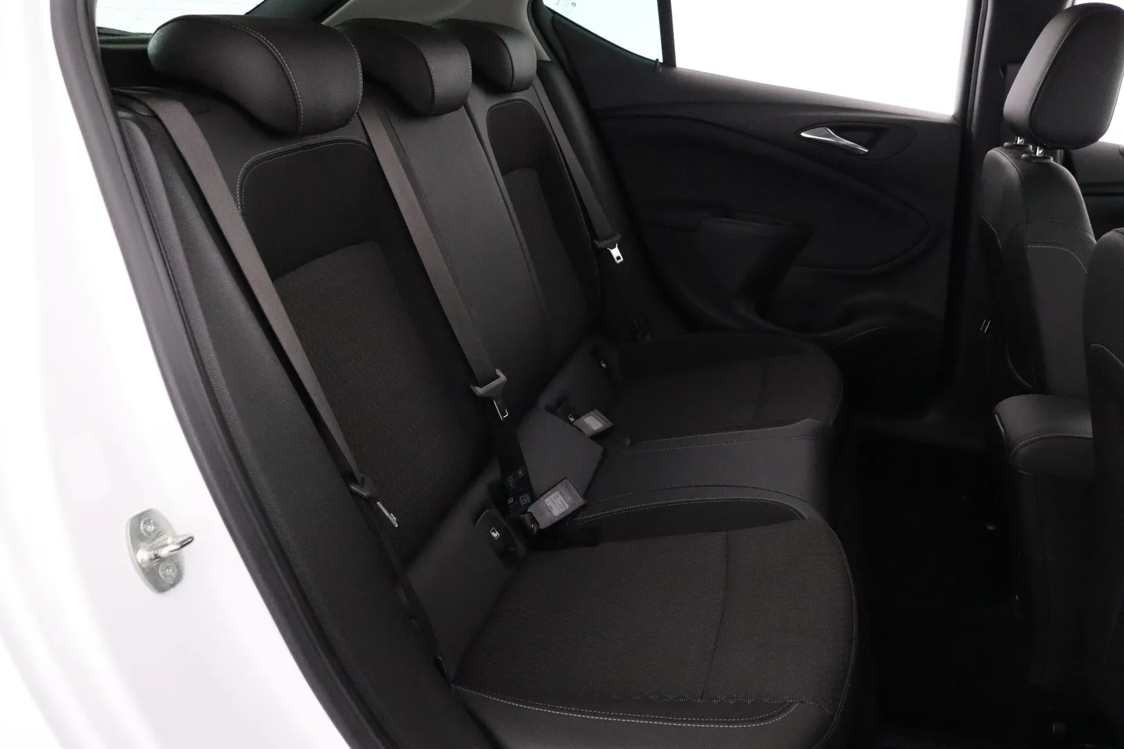 Opel Astra ZMK-363 carousel image