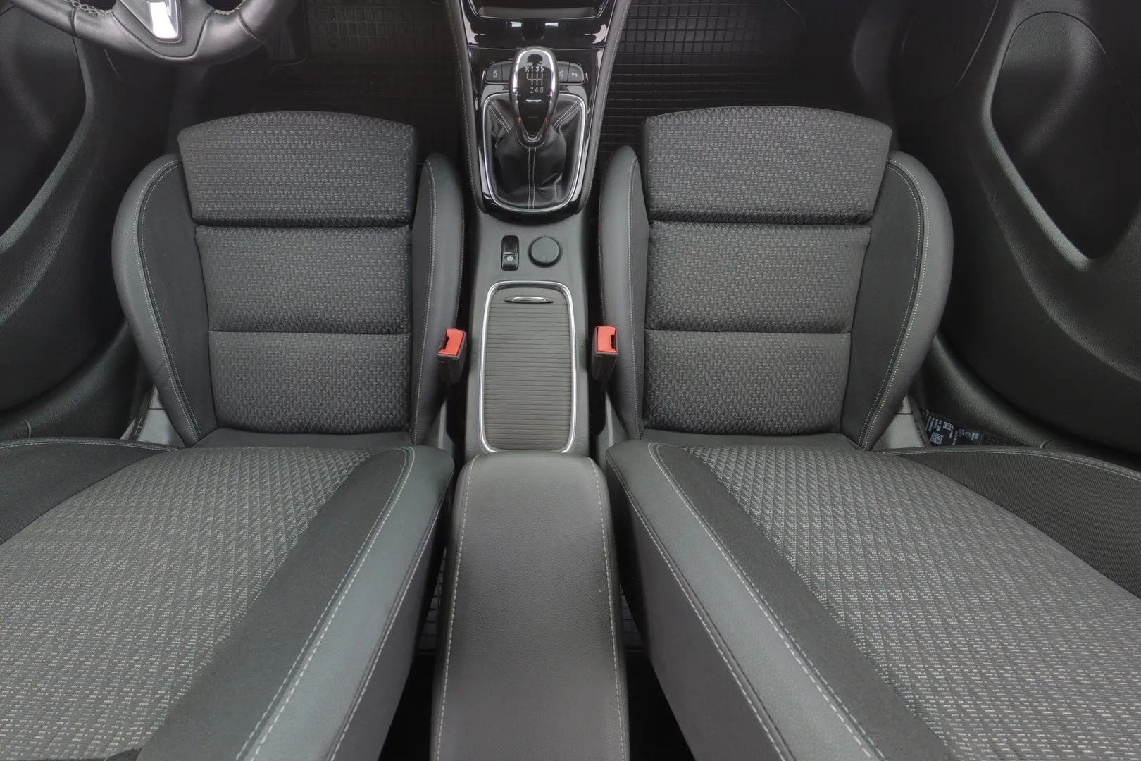 Opel Astra ZMK-363 carousel image