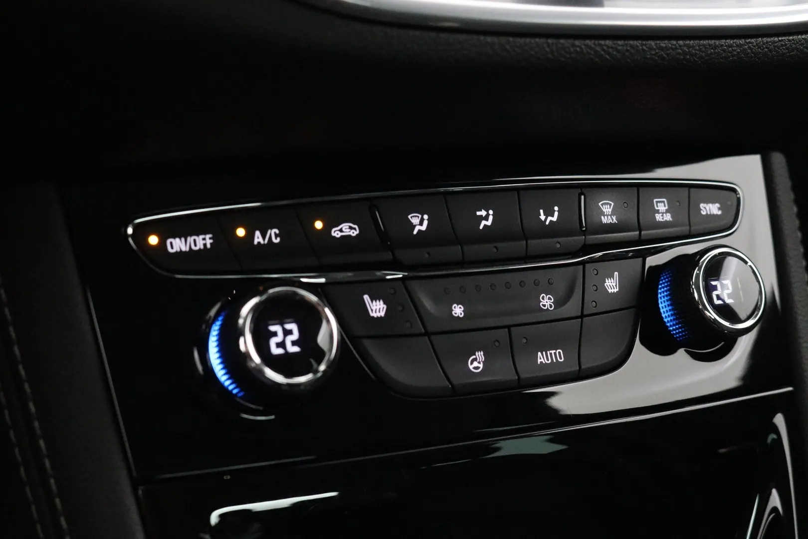 Opel Astra ZMK-363 carousel image