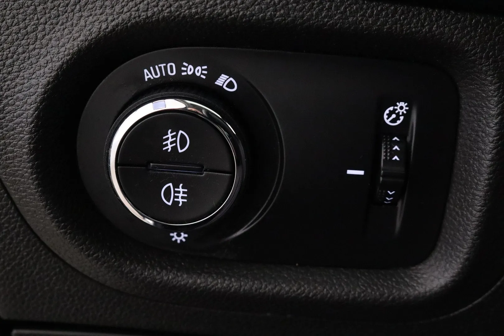 Opel Astra ZMK-363 carousel image