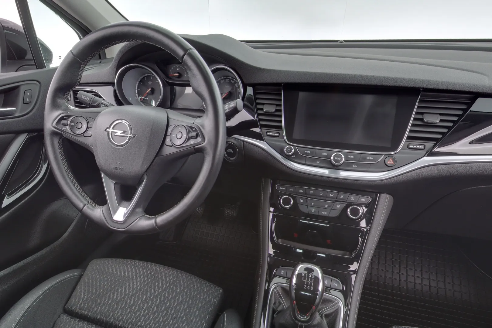 Opel Astra ZMK-363 carousel image