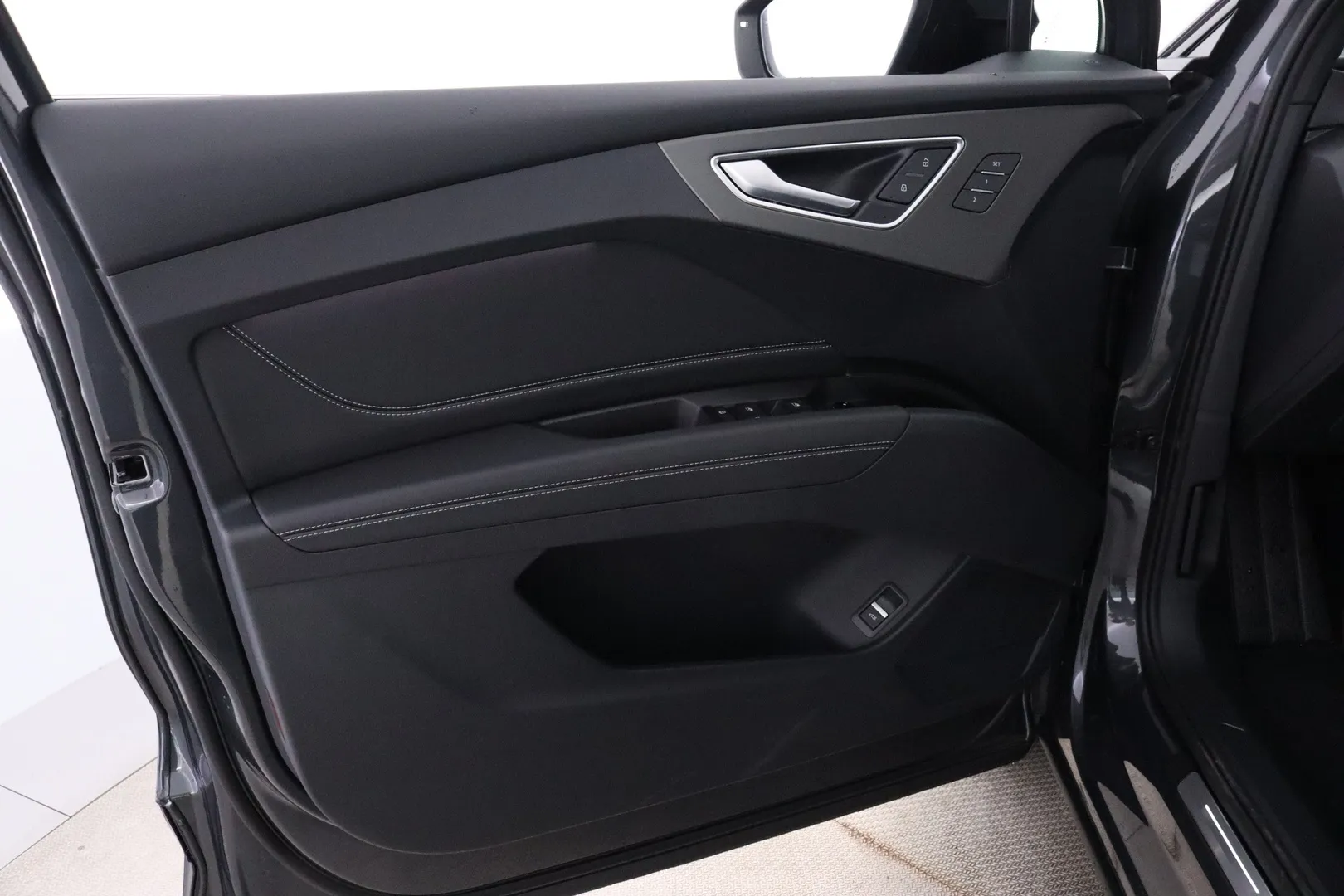 Audi Q4 e-tron SZO-309 carousel image