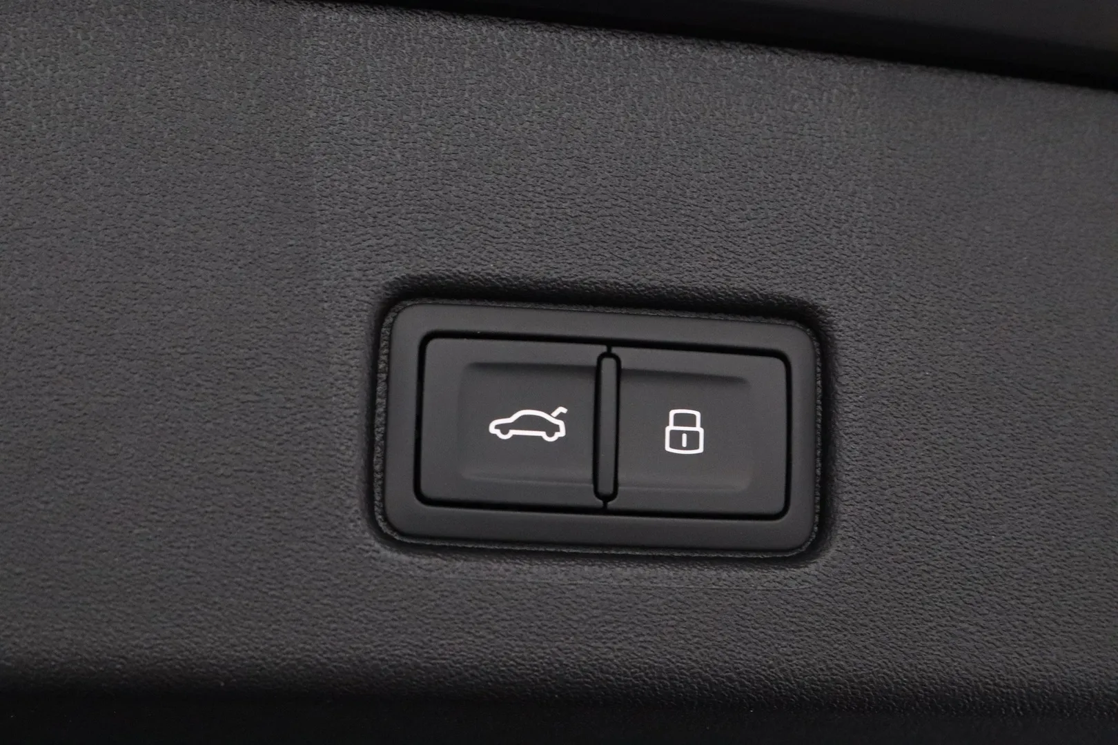 Audi Q4 e-tron SZO-309 carousel image