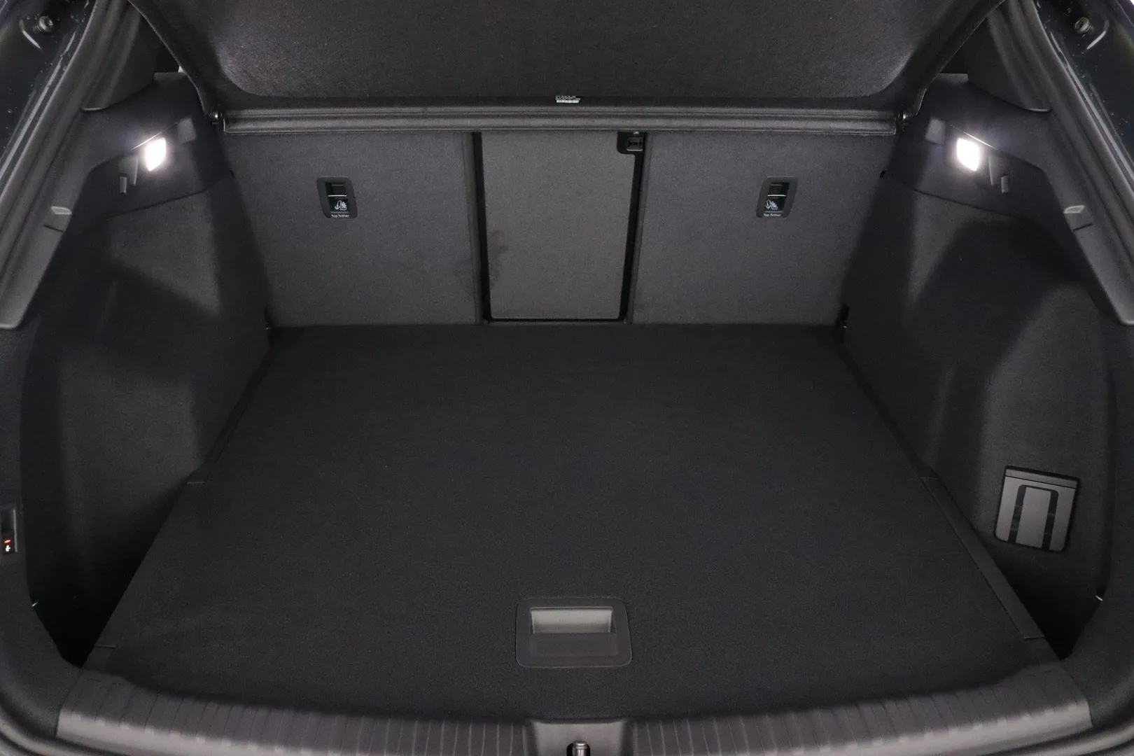 Audi Q4 e-tron SZO-309 carousel image