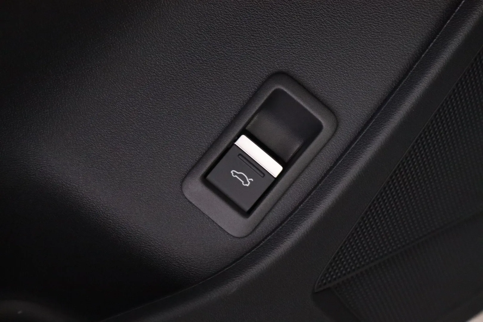 Audi Q4 e-tron SZO-309 carousel image