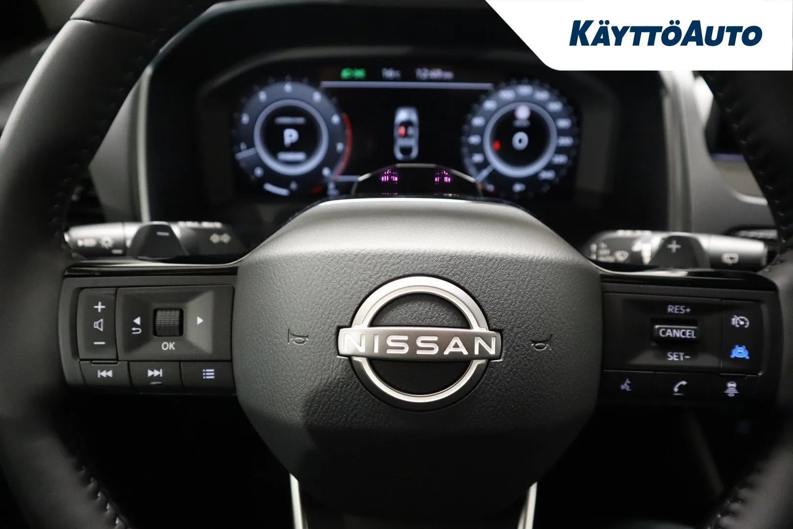 Nissan Qashqai SZP-650 carousel image