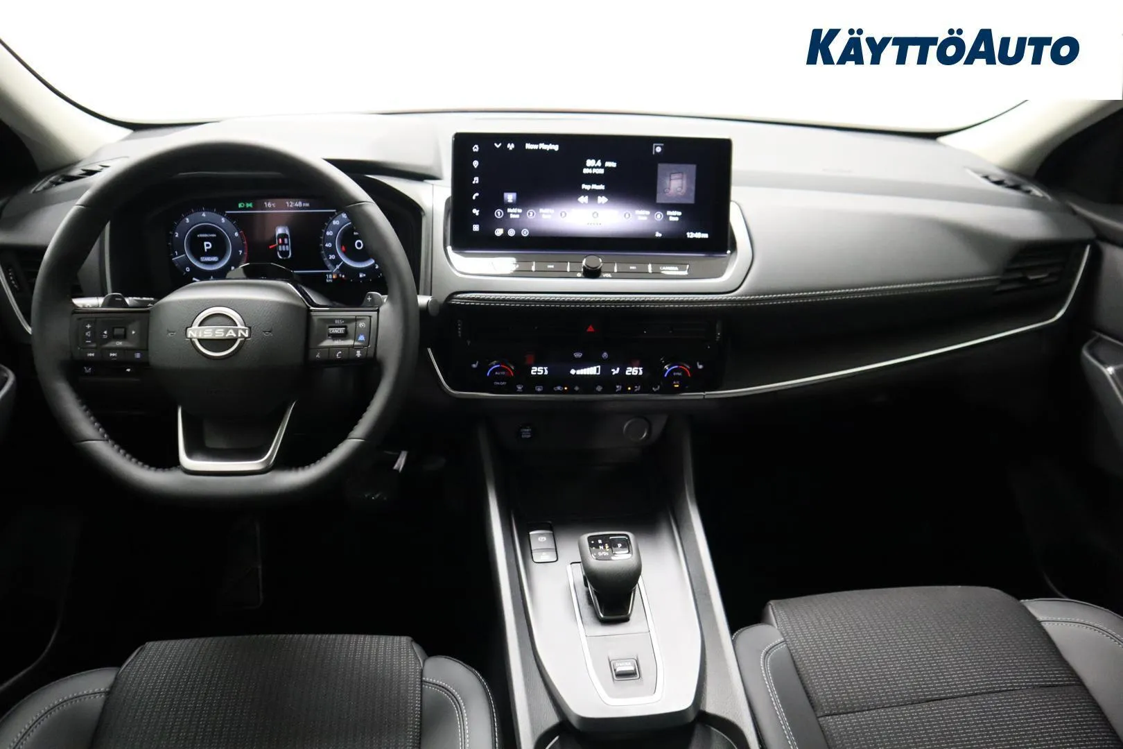 Nissan Qashqai SZP-650 carousel image