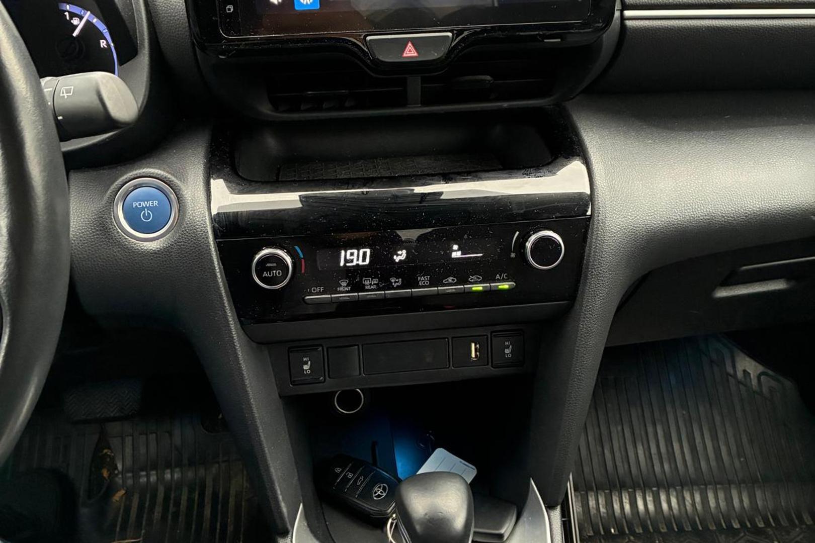 Toyota Yaris Cross 1,5 Hybrid Intense 2022, bild 6/9