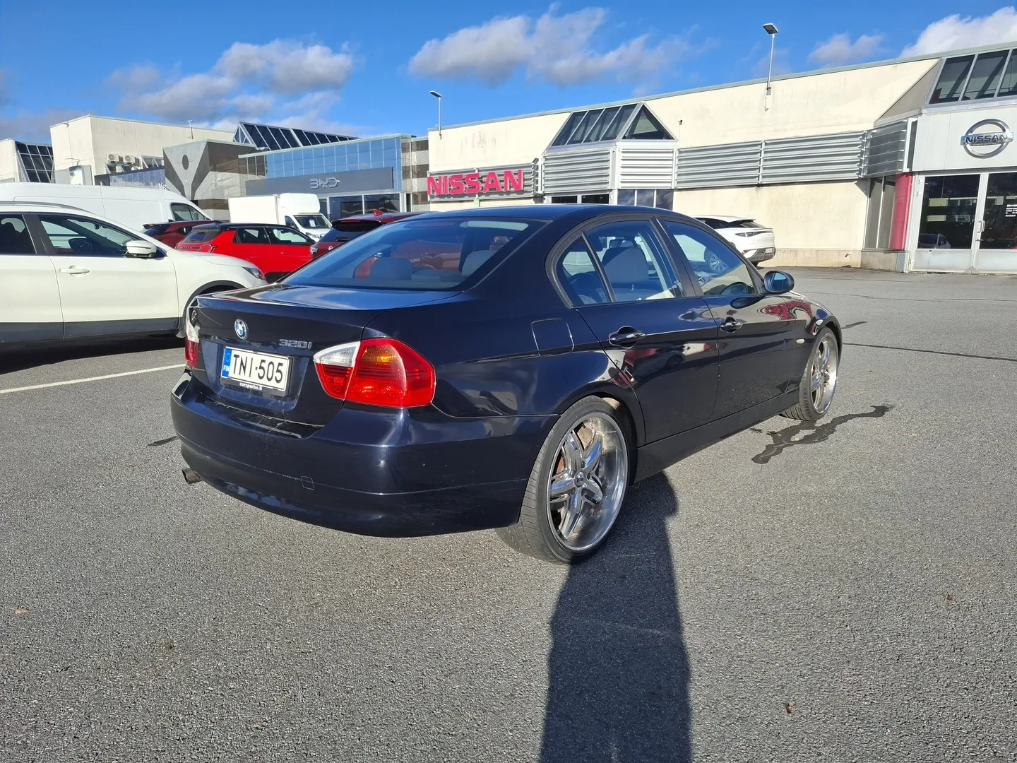 BMW 320 TNI-505 carousel image