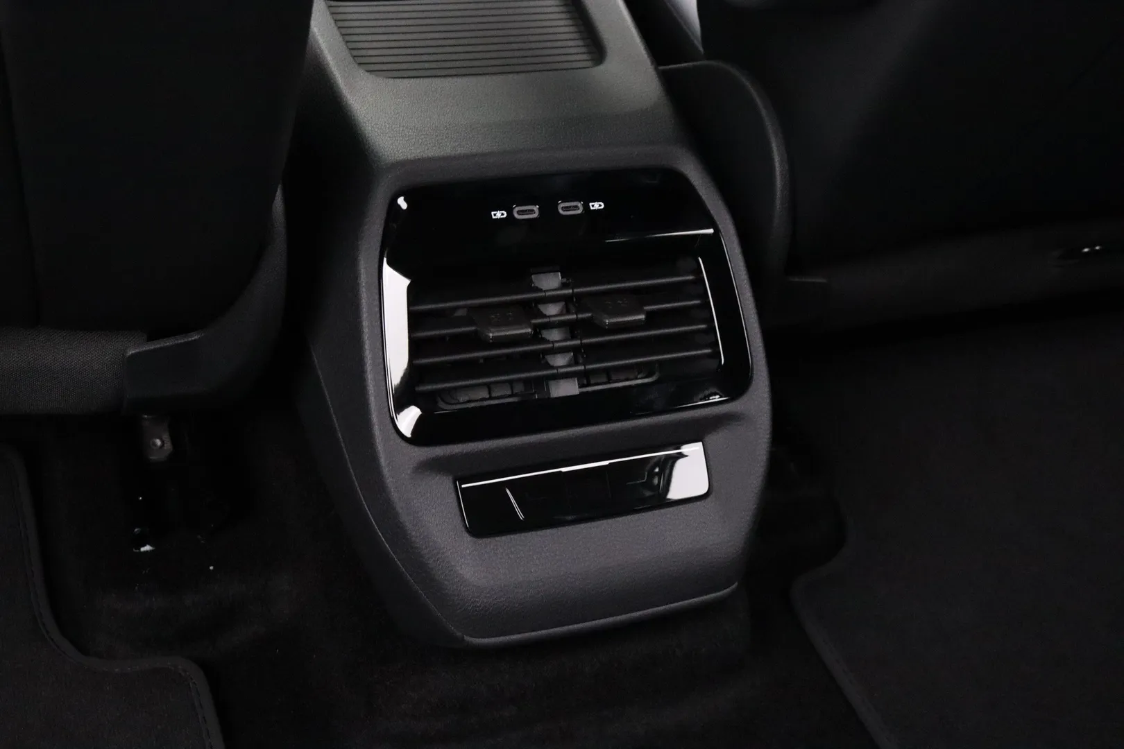 Volkswagen ID.4 YNB-778 carousel image