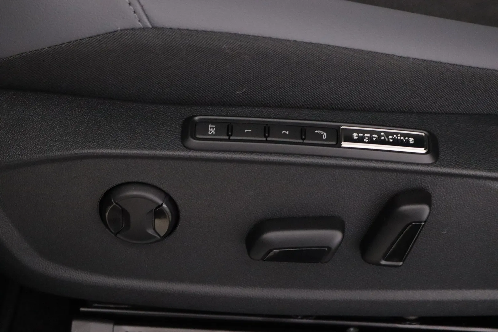 Volkswagen ID.4 YNB-778 carousel image