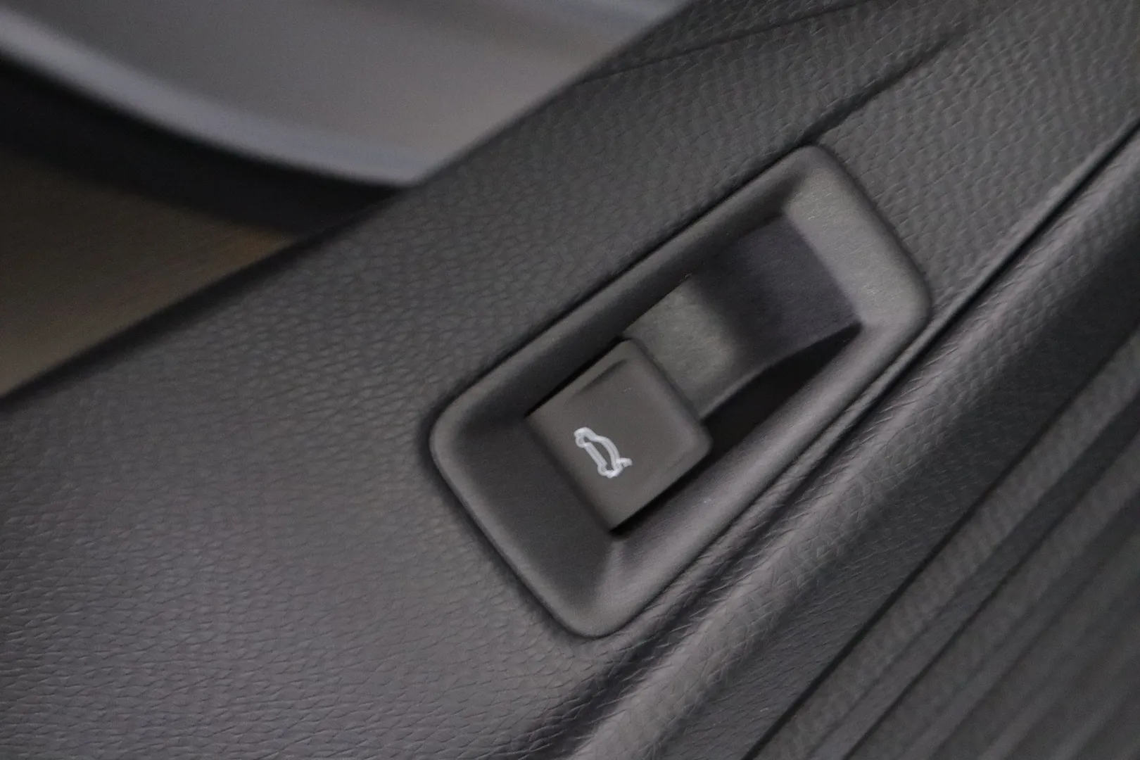 Volkswagen ID.4 YNB-778 carousel image