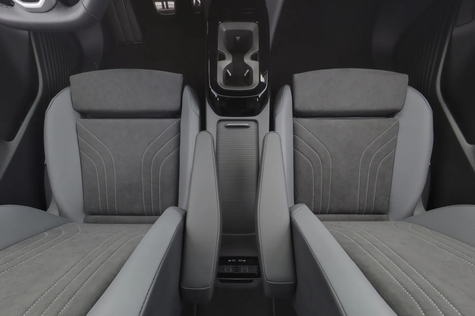 Volkswagen ID.4 YNB-778 carousel image