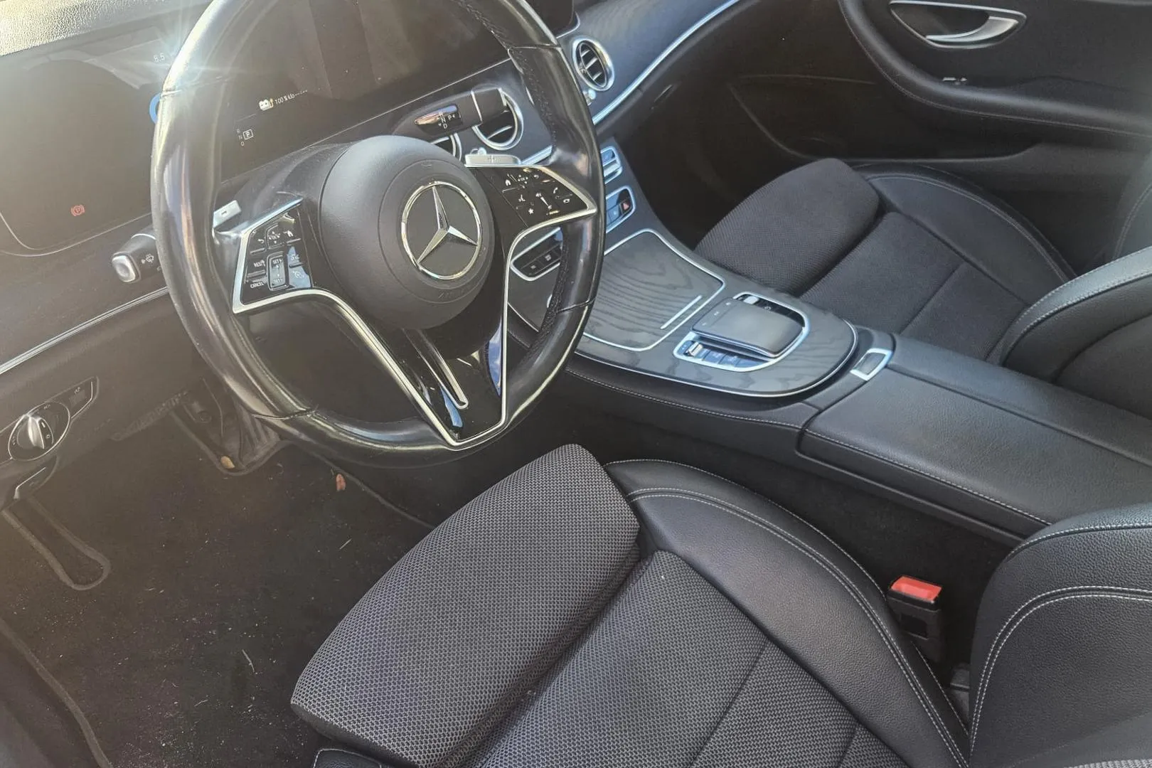 Mercedes-Benz E NMB-726 carousel image