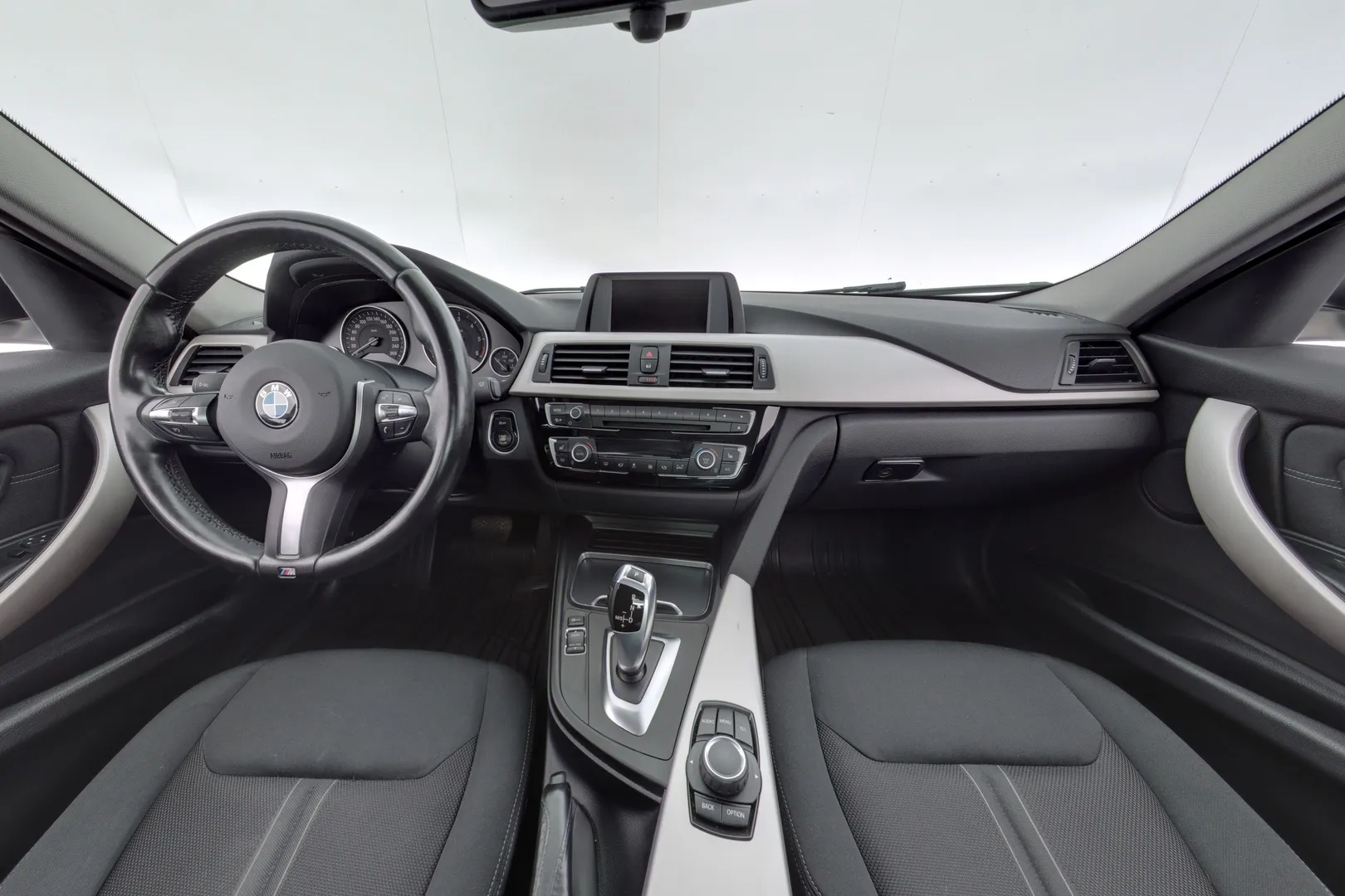 BMW 318 JJV-958 carousel image