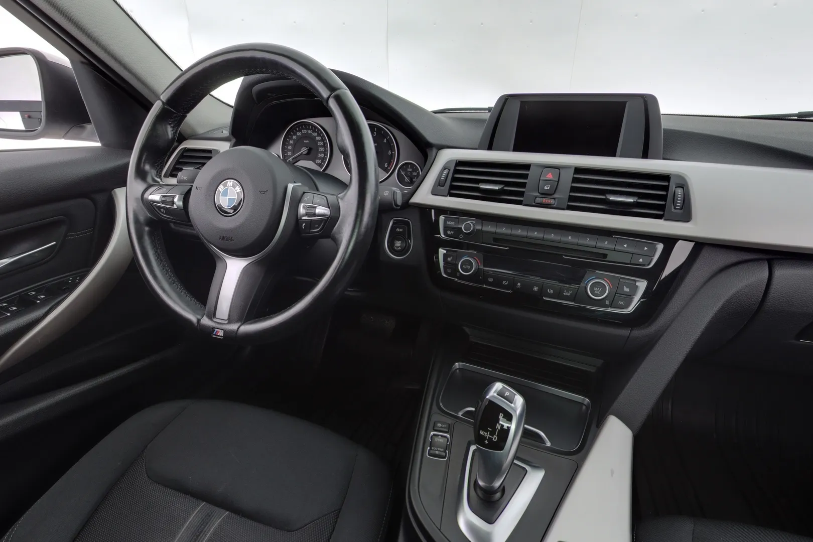 BMW 318 JJV-958 carousel image
