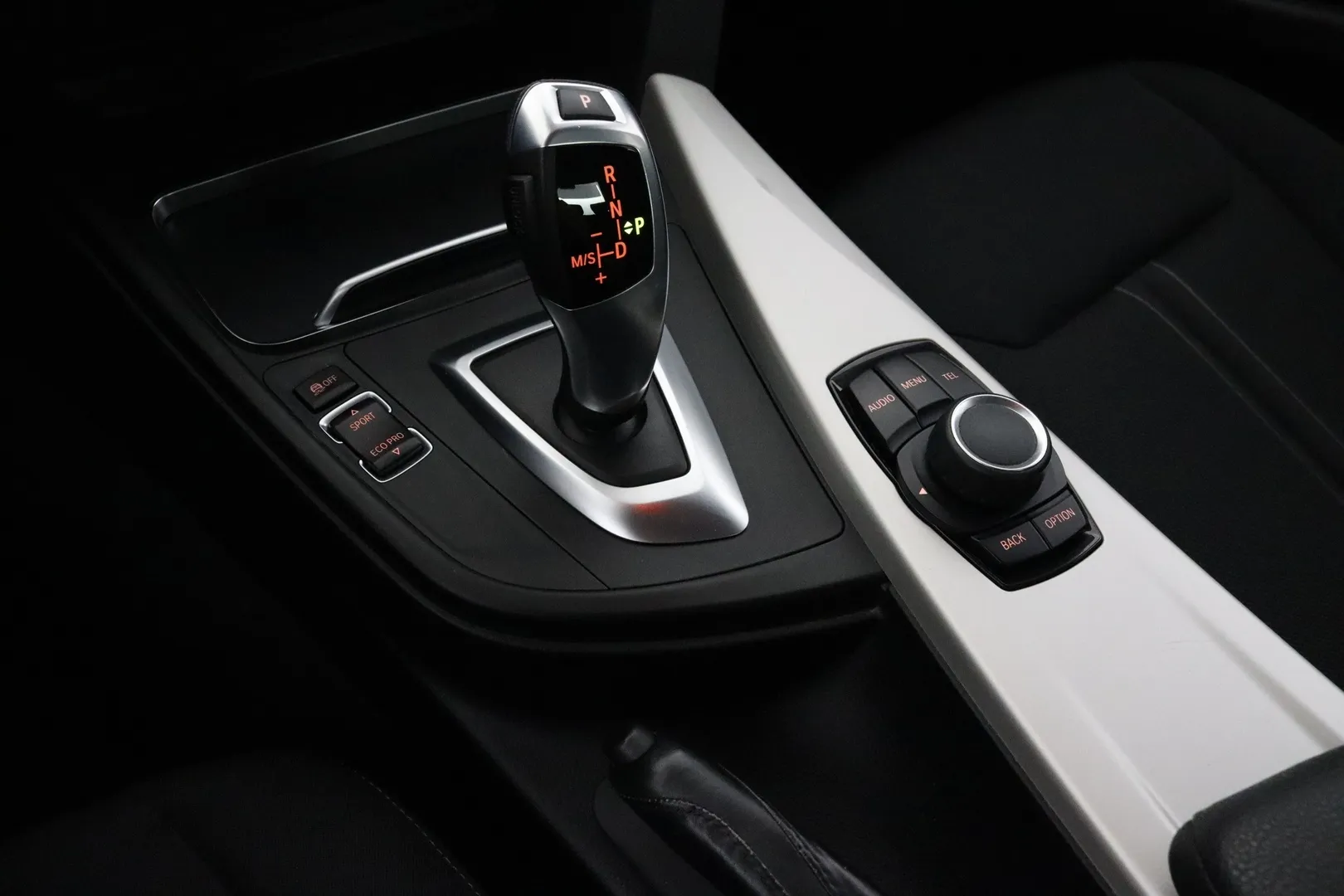 BMW 318 JJV-958 carousel image