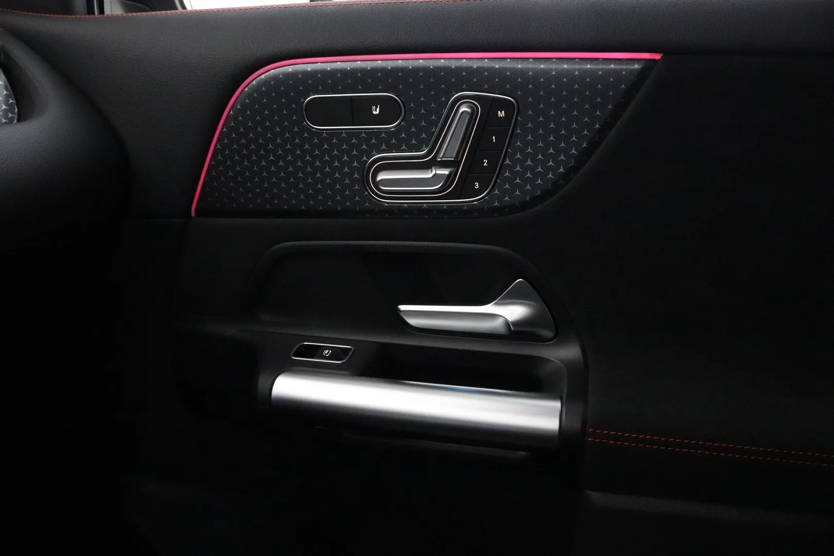 MERCEDES-BENZ EQA SSL-106 carousel image