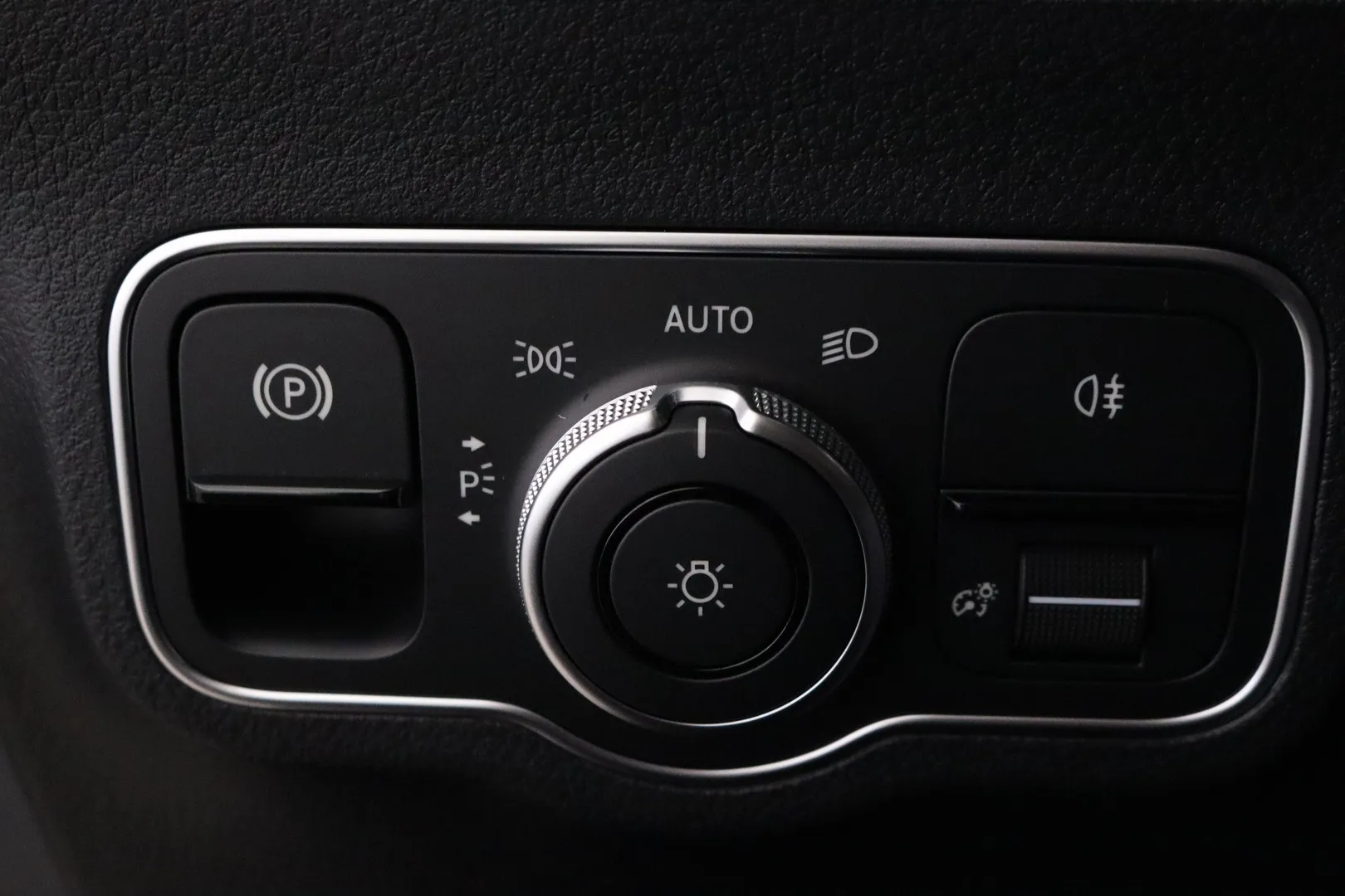MERCEDES-BENZ EQA SSL-106 carousel image