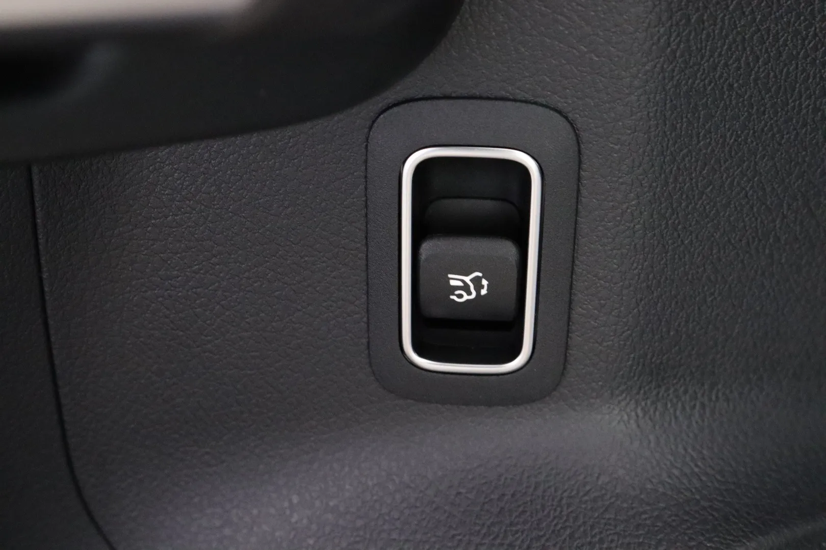 MERCEDES-BENZ EQA SSL-106 carousel image