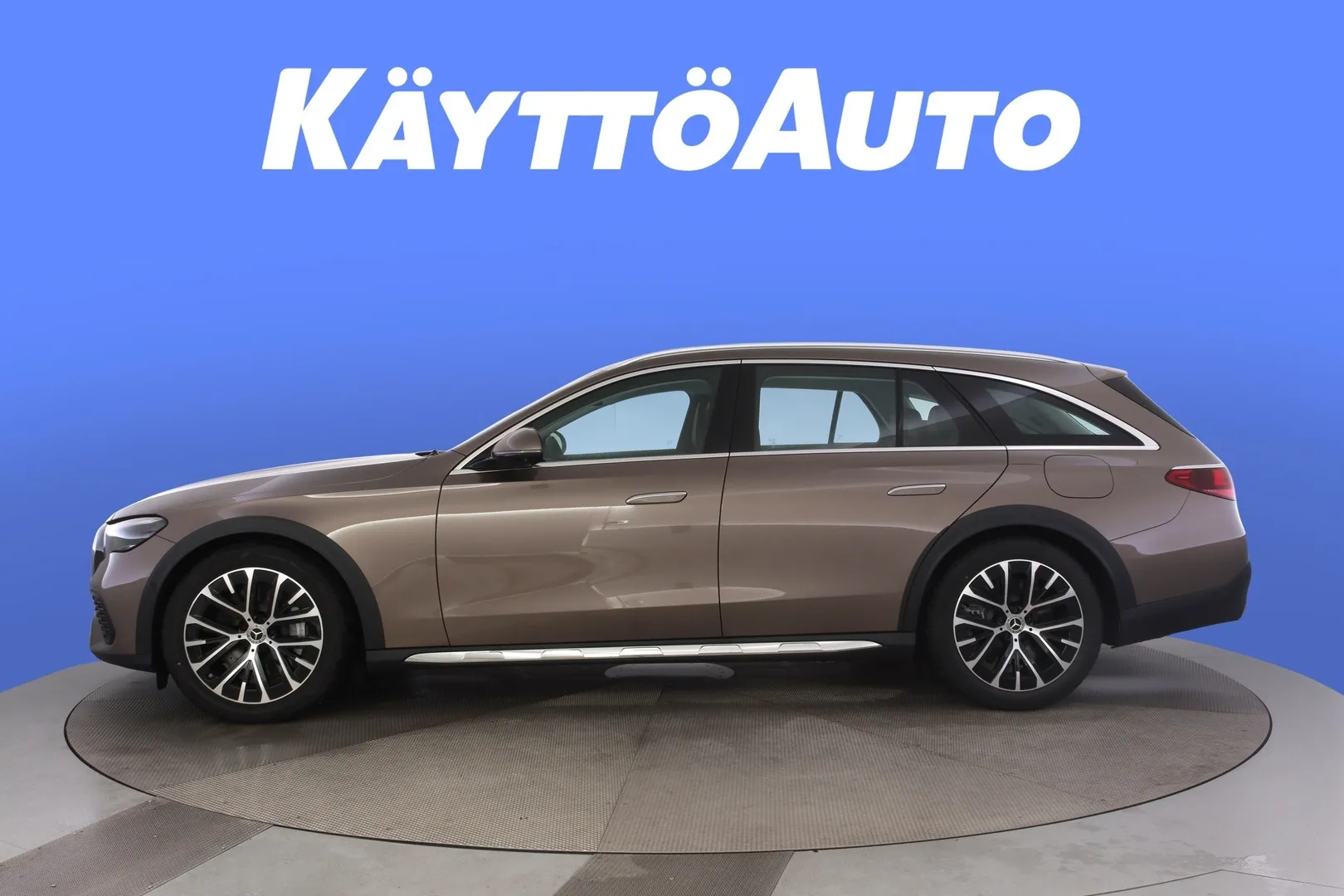 Mercedes-Benz E LTP-664 carousel image